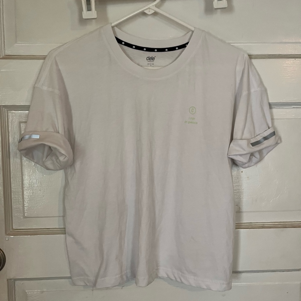 Ciele athletics woman’s shirt